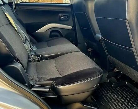 Серый Мицубиси Аутлендер, объемом двигателя 2.2 л и пробегом 248 тыс. км за 11000 $, фото 10 на Automoto.ua