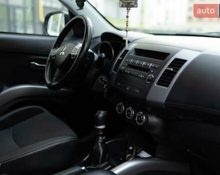 Серый Мицубиси Аутлендер, объемом двигателя 2.27 л и пробегом 291 тыс. км за 9700 $, фото 30 на Automoto.ua