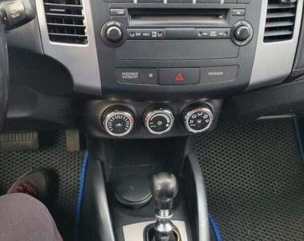 Серый Мицубиси Аутлендер, объемом двигателя 2.2 л и пробегом 175 тыс. км за 10999 $, фото 8 на Automoto.ua