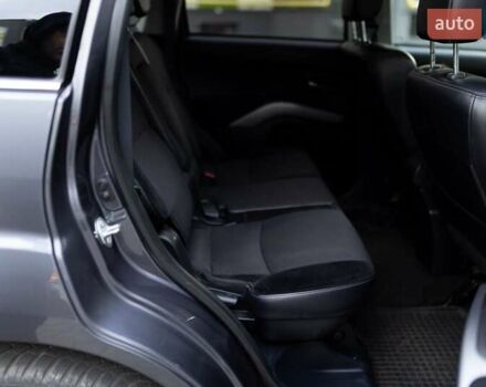 Серый Мицубиси Аутлендер, объемом двигателя 2.27 л и пробегом 291 тыс. км за 9700 $, фото 14 на Automoto.ua