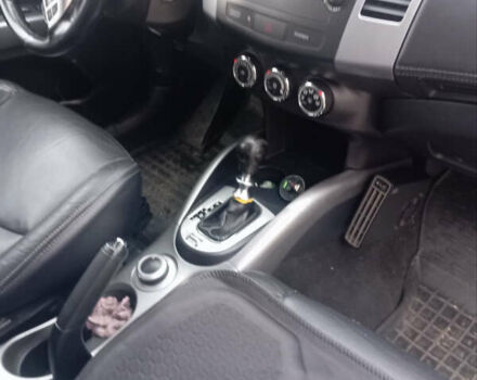 Сірий Міцубісі Аутлендер, об'ємом двигуна 2.18 л та пробігом 239 тис. км за 12000 $, фото 23 на Automoto.ua