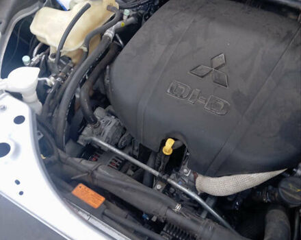 Сірий Міцубісі Аутлендер, об'ємом двигуна 2.18 л та пробігом 239 тис. км за 12000 $, фото 15 на Automoto.ua