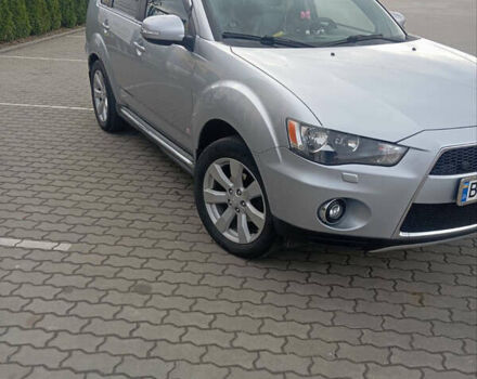 Сірий Міцубісі Аутлендер, об'ємом двигуна 2.18 л та пробігом 239 тис. км за 12000 $, фото 2 на Automoto.ua
