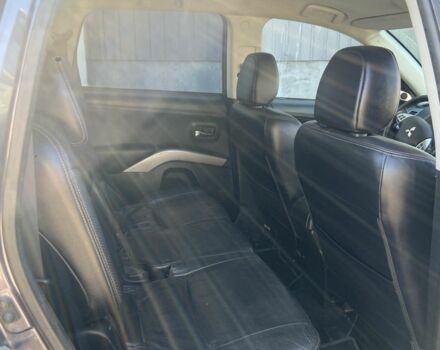 Серый Мицубиси Аутлендер, объемом двигателя 2.2 л и пробегом 240 тыс. км за 10500 $, фото 7 на Automoto.ua