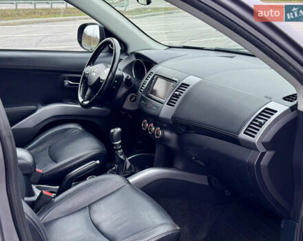 Серый Мицубиси Аутлендер, объемом двигателя 2.2 л и пробегом 160 тыс. км за 11350 $, фото 35 на Automoto.ua