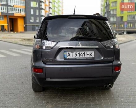 Серый Мицубиси Аутлендер, объемом двигателя 2.27 л и пробегом 291 тыс. км за 9700 $, фото 48 на Automoto.ua