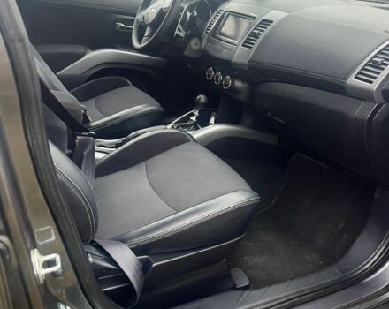 Сірий Міцубісі Аутлендер, об'ємом двигуна 2.2 л та пробігом 197 тис. км за 11500 $, фото 3 на Automoto.ua