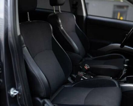 Серый Мицубиси Аутлендер, объемом двигателя 2.27 л и пробегом 291 тыс. км за 9700 $, фото 17 на Automoto.ua