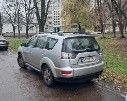 Сірий Міцубісі Аутлендер, об'ємом двигуна 2 л та пробігом 376 тис. км за 7300 $, фото 2 на Automoto.ua