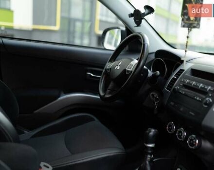 Серый Мицубиси Аутлендер, объемом двигателя 2.27 л и пробегом 291 тыс. км за 9700 $, фото 34 на Automoto.ua