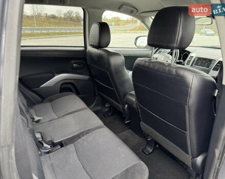 Міцубісі Аутлендер 2011 у Полтаві на Automoto.ua Сірий Міцубісі Аутлендер, об'ємом двигуна 2.2 л та пробігом 252 тис. км за 11150 $, фото 33 на Automoto.ua