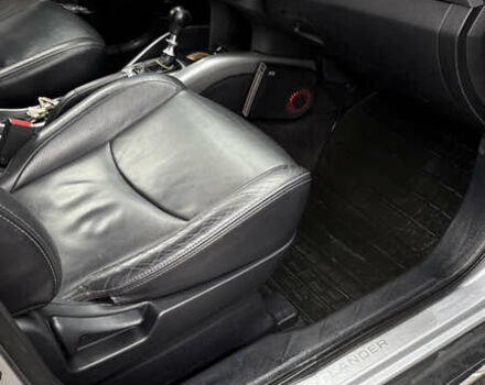 Серый Мицубиси Аутлендер, объемом двигателя 2.18 л и пробегом 233 тыс. км за 11000 $, фото 17 на Automoto.ua