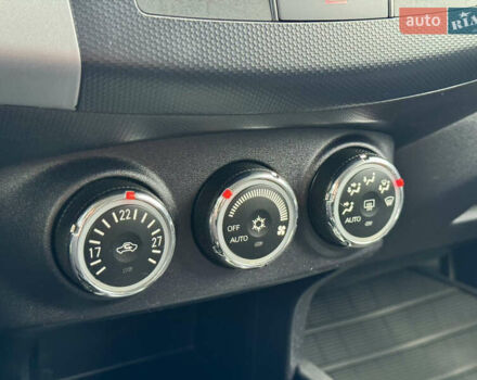 Міцубісі Аутлендер 2011 у Полтаві на Automoto.ua Сірий Міцубісі Аутлендер, об'ємом двигуна 2.2 л та пробігом 252 тис. км за 11150 $, фото 22 на Automoto.ua