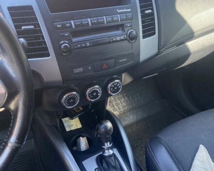 Мицубиси Аутлендер 2011 в Львове на Automoto.ua Серый Мицубиси Аутлендер, объемом двигателя 2.2 л и пробегом 115 тыс. км за 12500 $, фото 16 на Automoto.ua