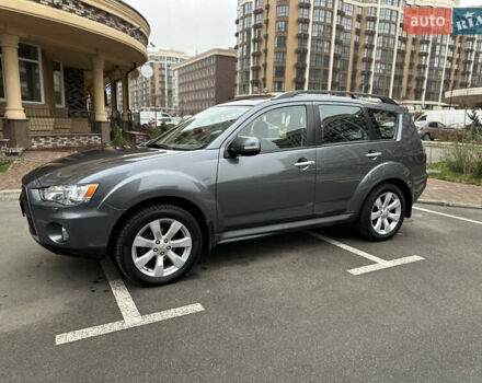 Серый Мицубиси Аутлендер, объемом двигателя 2.4 л и пробегом 226 тыс. км за 10200 $, фото 2 на Automoto.ua