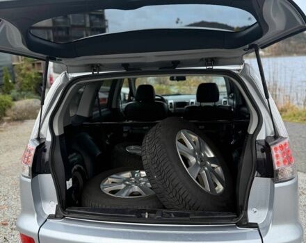 Серый Мицубиси Аутлендер, объемом двигателя 2.3 л и пробегом 279 тыс. км за 4642 $, фото 6 на Automoto.ua