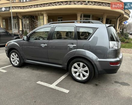 Серый Мицубиси Аутлендер, объемом двигателя 2.4 л и пробегом 226 тыс. км за 10200 $, фото 4 на Automoto.ua