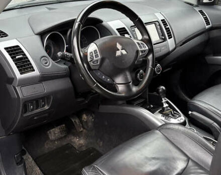 Серый Мицубиси Аутлендер, объемом двигателя 2.18 л и пробегом 233 тыс. км за 11000 $, фото 15 на Automoto.ua