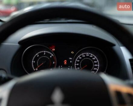 Серый Мицубиси Аутлендер, объемом двигателя 2.27 л и пробегом 291 тыс. км за 9700 $, фото 10 на Automoto.ua