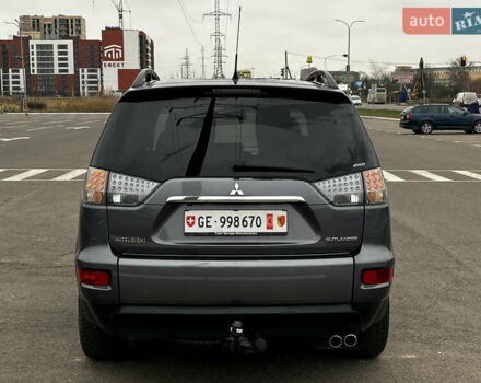 Серый Мицубиси Аутлендер, объемом двигателя 2.2 л и пробегом 206 тыс. км за 11999 $, фото 6 на Automoto.ua