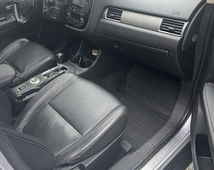 Сірий Міцубісі Аутлендер, об'ємом двигуна 2.4 л та пробігом 135 тис. км за 13500 $, фото 20 на Automoto.ua