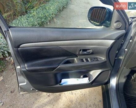 Серый Мицубиси Аутлендер, объемом двигателя 2.27 л и пробегом 240 тыс. км за 12150 $, фото 20 на Automoto.ua