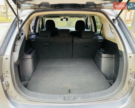 Сірий Міцубісі Аутлендер, об'ємом двигуна 2.36 л та пробігом 135 тис. км за 11500 $, фото 13 на Automoto.ua