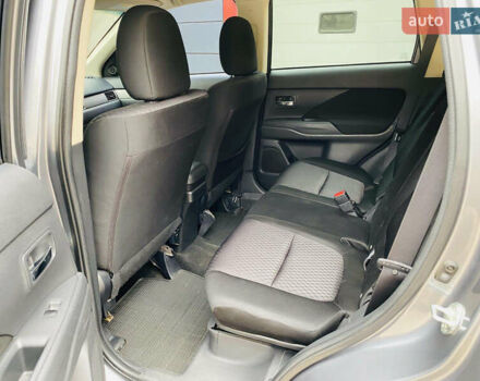 Сірий Міцубісі Аутлендер, об'ємом двигуна 2.36 л та пробігом 135 тис. км за 11500 $, фото 6 на Automoto.ua