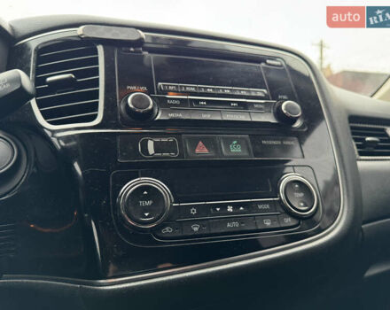 Серый Мицубиси Аутлендер, объемом двигателя 2.2 л и пробегом 190 тыс. км за 10800 $, фото 19 на Automoto.ua