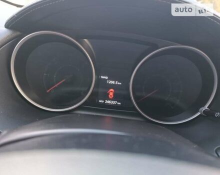 Мицубиси Аутлендер 2012 в Стрые на Automoto.ua Серый Мицубиси Аутлендер, объемом двигателя 2.3 л и пробегом 246 тыс. км за 12200 $, фото 9 на Automoto.ua