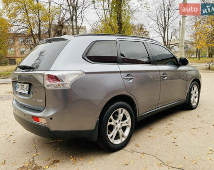 Сірий Міцубісі Аутлендер, об'ємом двигуна 2.36 л та пробігом 135 тис. км за 11500 $, фото 2 на Automoto.ua