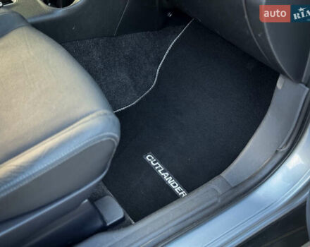 Серый Мицубиси Аутлендер, объемом двигателя 2.2 л и пробегом 189 тыс. км за 12800 $, фото 41 на Automoto.ua
