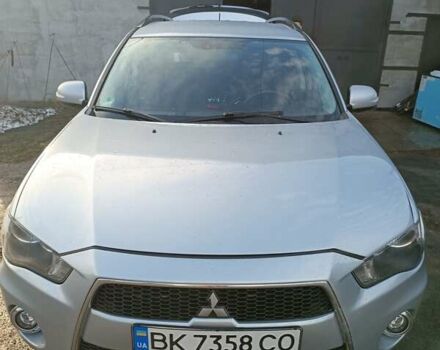 Мицубиси Аутлендер 2012 в Стрые на Automoto.ua Серый Мицубиси Аутлендер, объемом двигателя 2.3 л и пробегом 246 тыс. км за 12200 $, фото 2 на Automoto.ua
