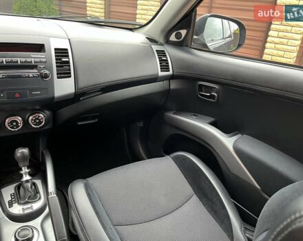 Серый Мицубиси Аутлендер, объемом двигателя 2.2 л и пробегом 186 тыс. км за 12350 $, фото 39 на Automoto.ua