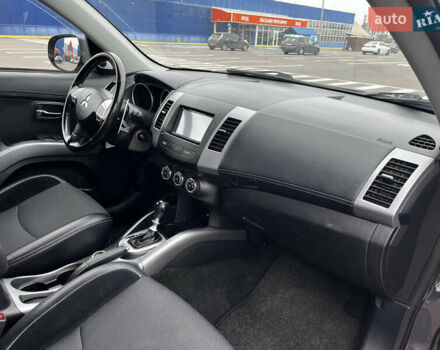 Серый Мицубиси Аутлендер, объемом двигателя 2.2 л и пробегом 206 тыс. км за 11999 $, фото 34 на Automoto.ua