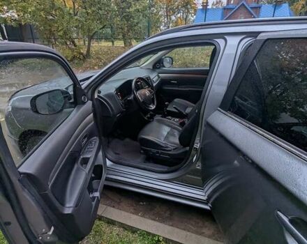 Серый Мицубиси Аутлендер, объемом двигателя 2.27 л и пробегом 232 тыс. км за 12500 $, фото 13 на Automoto.ua