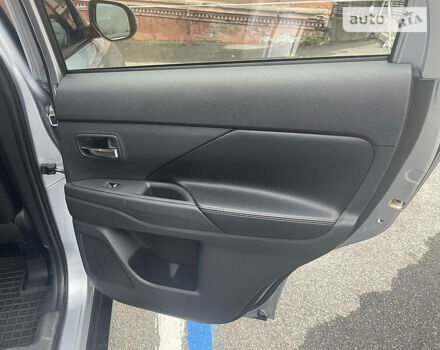 Сірий Міцубісі Аутлендер, об'ємом двигуна 2.4 л та пробігом 135 тис. км за 13500 $, фото 27 на Automoto.ua