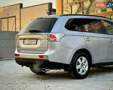 Сірий Міцубісі Аутлендер, об'ємом двигуна 2.36 л та пробігом 225 тис. км за 10500 $, фото 5 на Automoto.ua