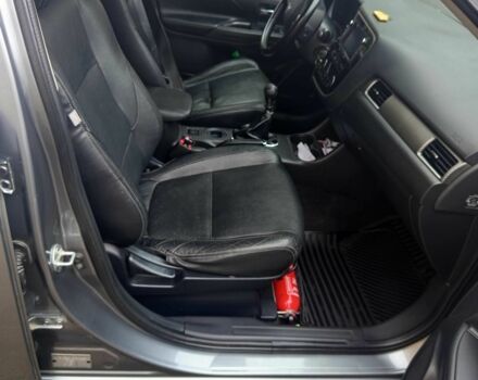 Сірий Міцубісі Аутлендер, об'ємом двигуна 2.3 л та пробігом 248 тис. км за 11550 $, фото 20 на Automoto.ua