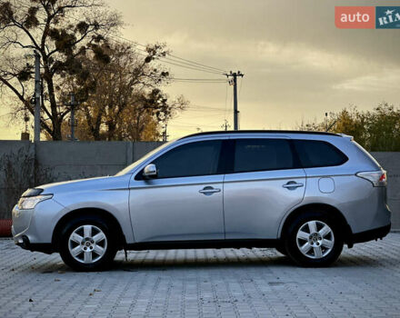 Сірий Міцубісі Аутлендер, об'ємом двигуна 2.36 л та пробігом 225 тис. км за 10500 $, фото 9 на Automoto.ua