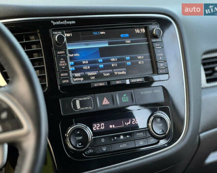 Серый Мицубиси Аутлендер, объемом двигателя 2.2 л и пробегом 188 тыс. км за 13500 $, фото 24 на Automoto.ua