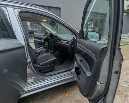 Серый Мицубиси Аутлендер, объемом двигателя 2.27 л и пробегом 232 тыс. км за 12500 $, фото 17 на Automoto.ua