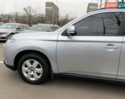 Сірий Міцубісі Аутлендер, об'ємом двигуна 2.4 л та пробігом 228 тис. км за 12000 $, фото 11 на Automoto.ua