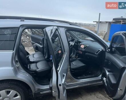 Сірий Міцубісі Аутлендер, об'ємом двигуна 2.2 л та пробігом 230 тис. км за 12000 $, фото 2 на Automoto.ua