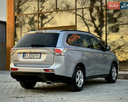 Сірий Міцубісі Аутлендер, об'ємом двигуна 2.36 л та пробігом 225 тис. км за 10500 $, фото 4 на Automoto.ua