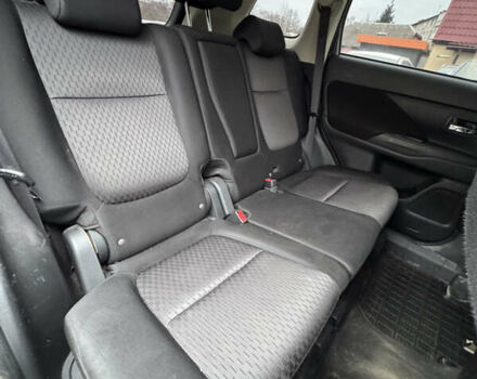 Серый Мицубиси Аутлендер, объемом двигателя 2.2 л и пробегом 190 тыс. км за 10800 $, фото 16 на Automoto.ua