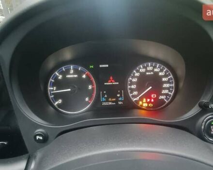 Серый Мицубиси Аутлендер, объемом двигателя 2.27 л и пробегом 232 тыс. км за 12500 $, фото 11 на Automoto.ua