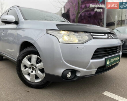 Сірий Міцубісі Аутлендер, об'ємом двигуна 2.4 л та пробігом 228 тис. км за 12000 $, фото 4 на Automoto.ua