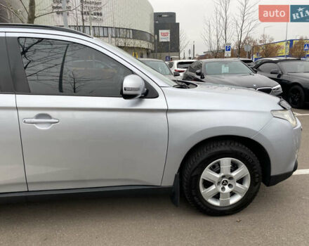 Сірий Міцубісі Аутлендер, об'ємом двигуна 2.4 л та пробігом 228 тис. км за 12000 $, фото 5 на Automoto.ua