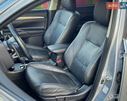 Серый Мицубиси Аутлендер, объемом двигателя 2.2 л и пробегом 189 тыс. км за 12800 $, фото 32 на Automoto.ua